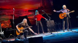 JUSTIN HAYWARD Performs FOREVER AUTUMN After Telling the Story Behind It Plaza Live Orlando 2/3/2023