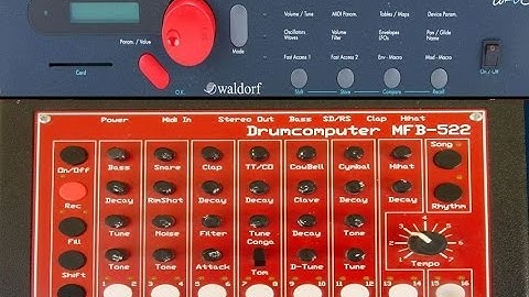 Waldorf Microwave & MFB 522 "Where are the space robots?" Synthesizermusic