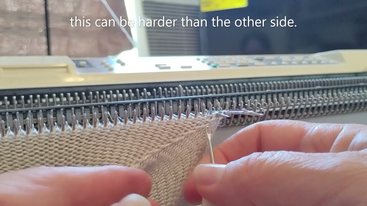 Singled bed knitting machine socks (one seam)