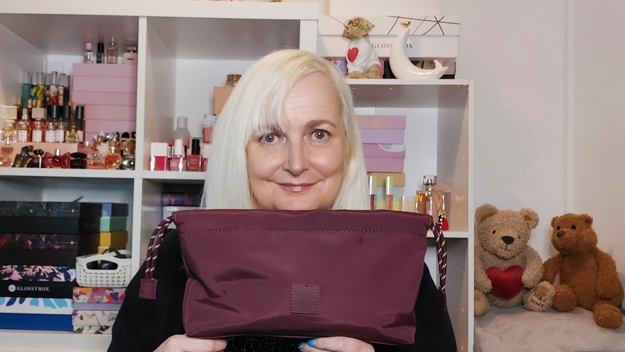 Unboxing - Cult Beauty x Hush Edit - February 2025 - costs £42.00 and worth over £145.00