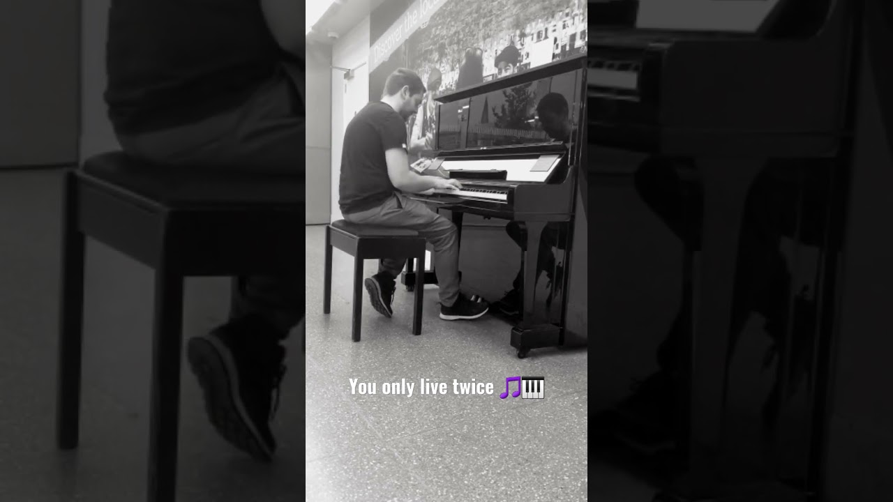 Dundee Public Piano - You Only Live Twice - James Bond #shorts #jamesbond #piano auf YouTube ansehen Dundee Public Piano - You Only Live Twice - James Bond #shorts #jamesbond #piano auf YouTube ansehen