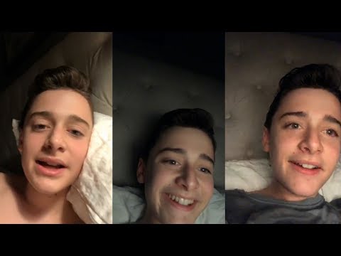 Video: Noah Schnapp Neto vrednost: Wiki, poročen, družina, poroka, plača, bratje in sestre