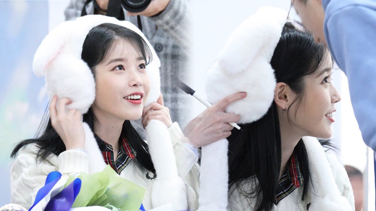 191128 아이유가 쓴 ‘토끼 귀마개’ IU 직캠 Ι 러브포엠 팬사인회 [비몽]