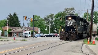 Street Running Train Runs Red Light!   Norfolk Southern Street Runner In Ohio & Crossing RR Trestle