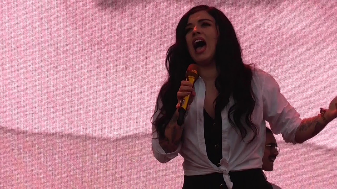 Mon Laferte Vuelve Por Favor 2018