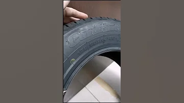 Буква R на шине