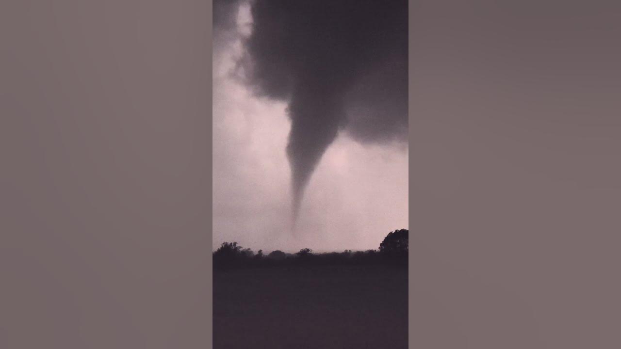 Eerie and Ominous tornado at dusk near Cole, Oklahoma 🫣😯 YouTube