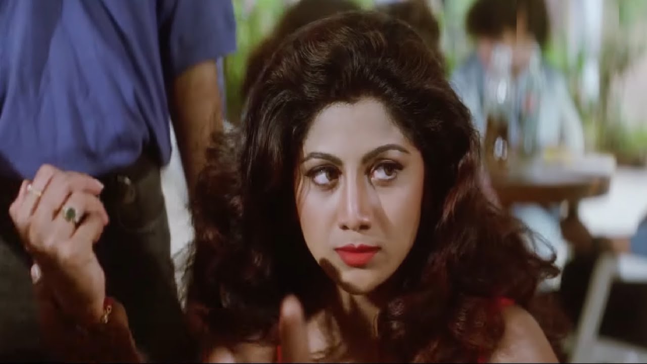 कॉलेज में बदमाश लड़को ने की शिल्पा शेट्टी से छेड़खानी - Auzaar - Salman Khan - Shilpa Shetty - Sanjay