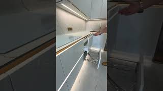 Современная стильная угловая кухня с пеналом от arsolmebel.by