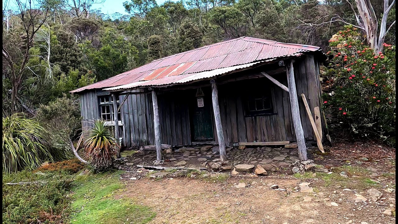 Twilight Tarn Hut 1927 - Mt Field
