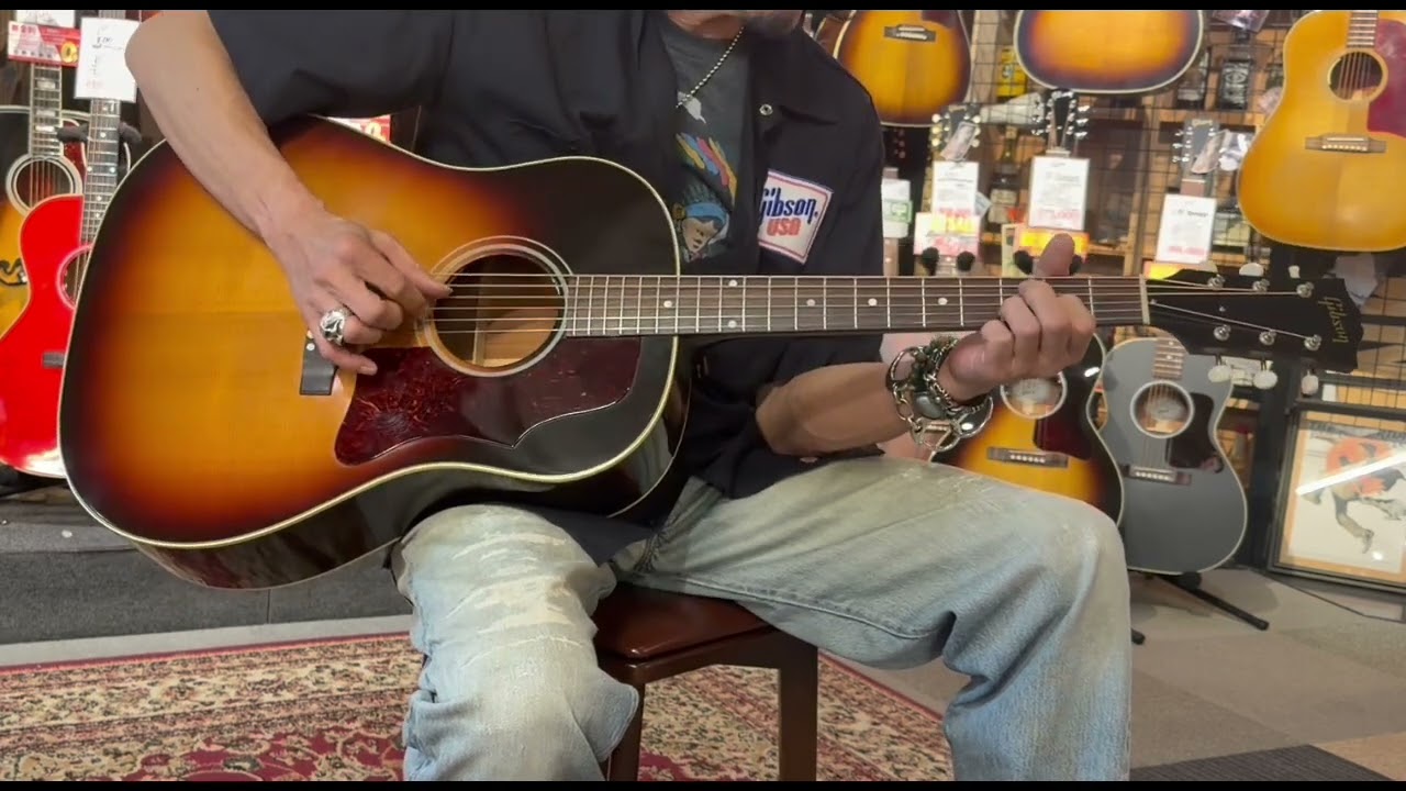 試奏動画】【Used】Gibson Custom Shop 1967 J-45 VS 2015 - YouTube