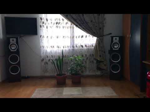 Akai 5.1 Boxe puternice , bass patrunzator
