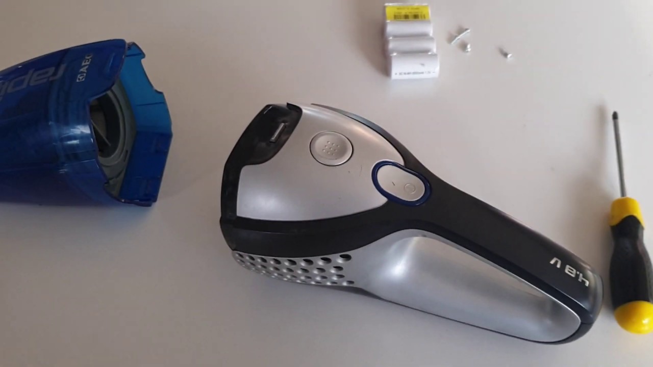 How to replace the batteries in a AEG 