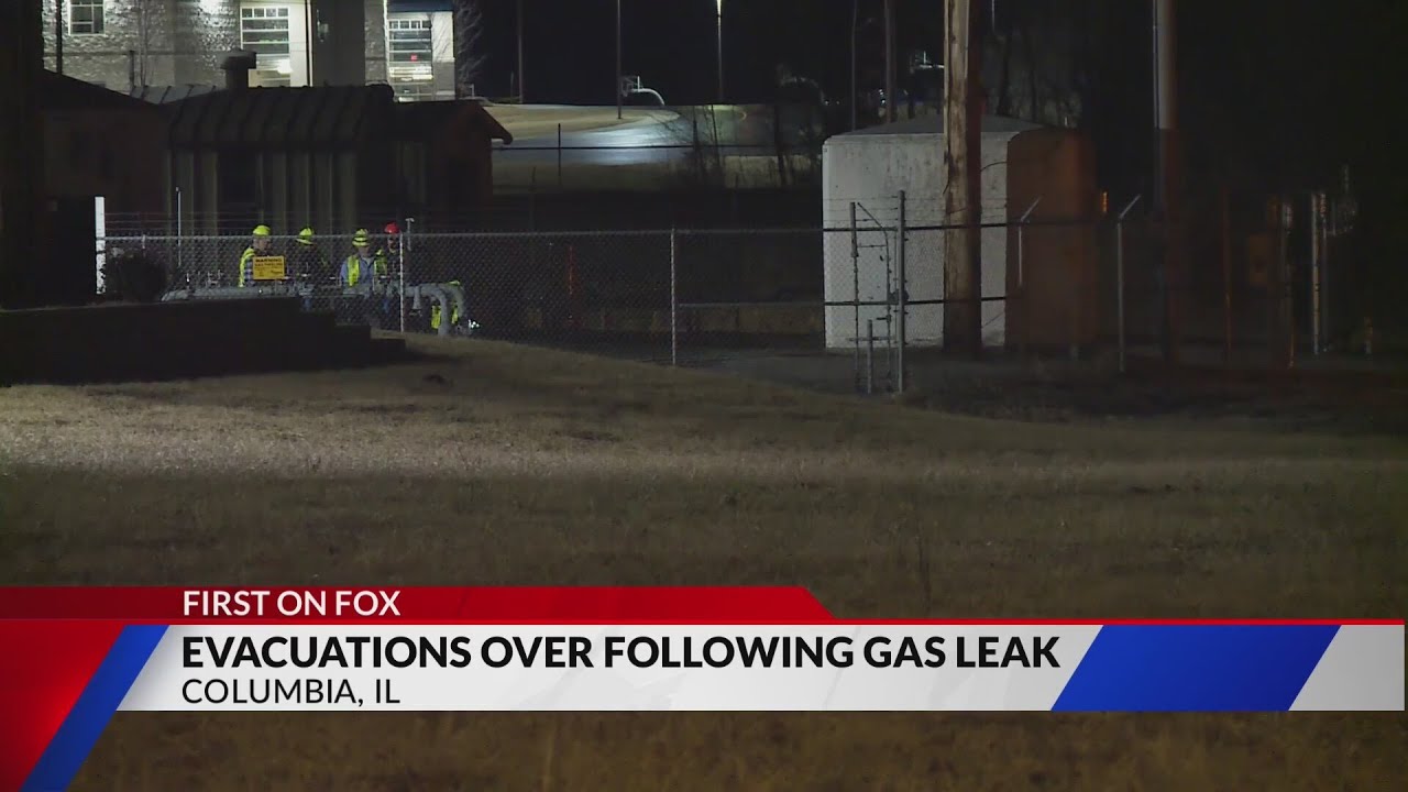 Gas leak forces evacuations in Columbia, Illinois - YouTube