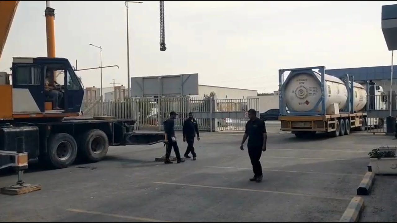 Propane Tank Offloading Using Crane & Container Trucks 12.02.2025 ...