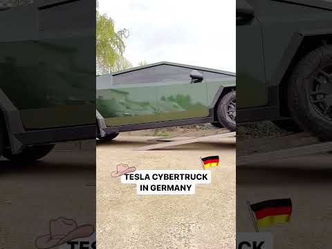 TESLA CYBERTRUCK in