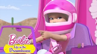 O Rally da Barbie™ | Barbie Life In The Dreamhouse | Desenho da Barbie Em Português