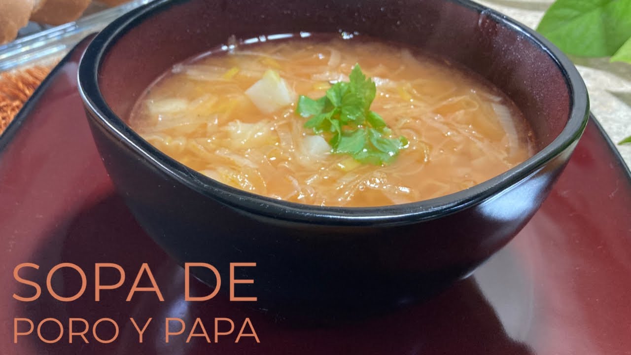 Sopa de poro y papa  🥣 🥔