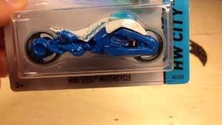 Hot Wheels 2014 Max Steel Motorcycle Recolor 60 Second Review!!!