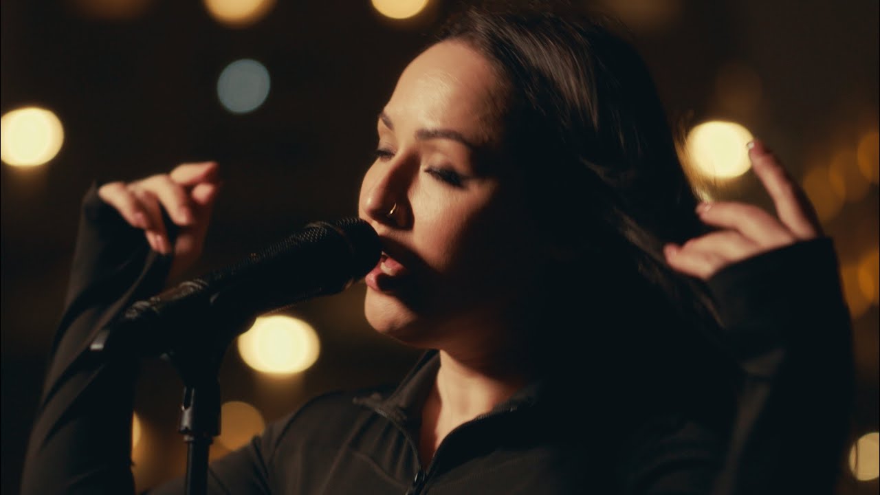 Tout l’univers – Gjon’s Tears (Cover by Mila Miles)