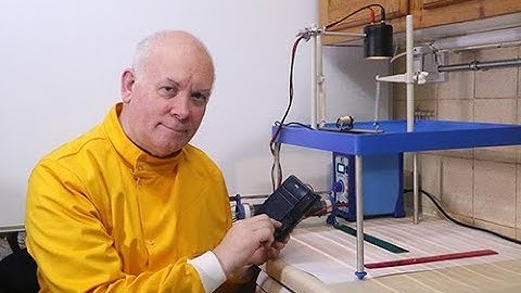 Speed of a wave through water demonstrated in a ripple tank