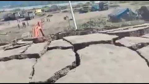 Cracks on pavement due to soil failure || Geotechnical Engineering || Soil Mechanics