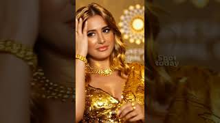 Nargis Fakhri Hot Look In D Dress