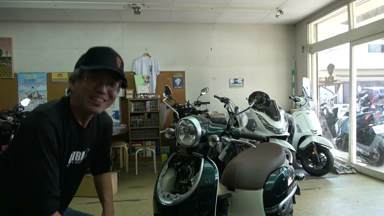 ジョルノ ヘッドライトバルブ交換をしながらの話