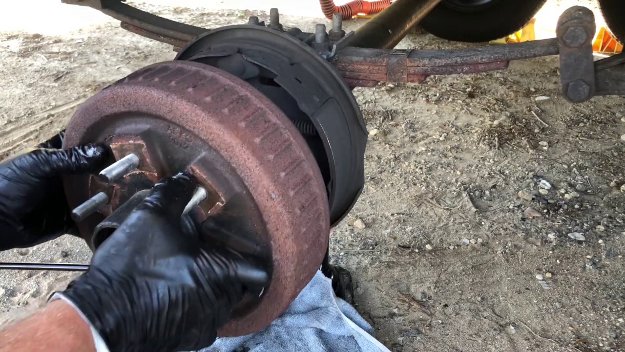 setting travel trailer brakes