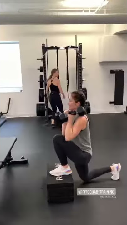 Minka kelly works out at the gym #4