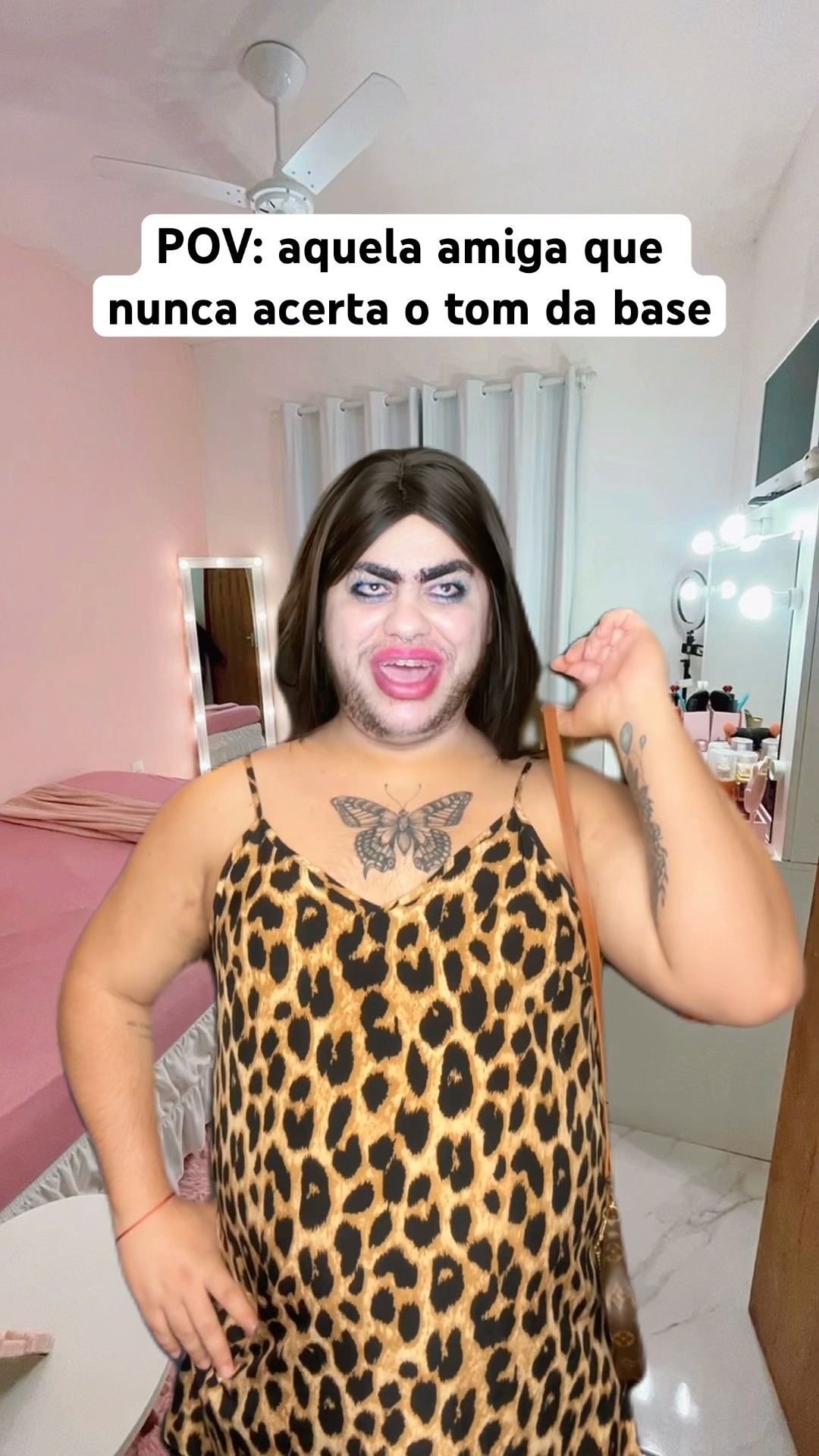 AQUELA AMIGA QUE NUNCA ACERTA O TOM DA BASE