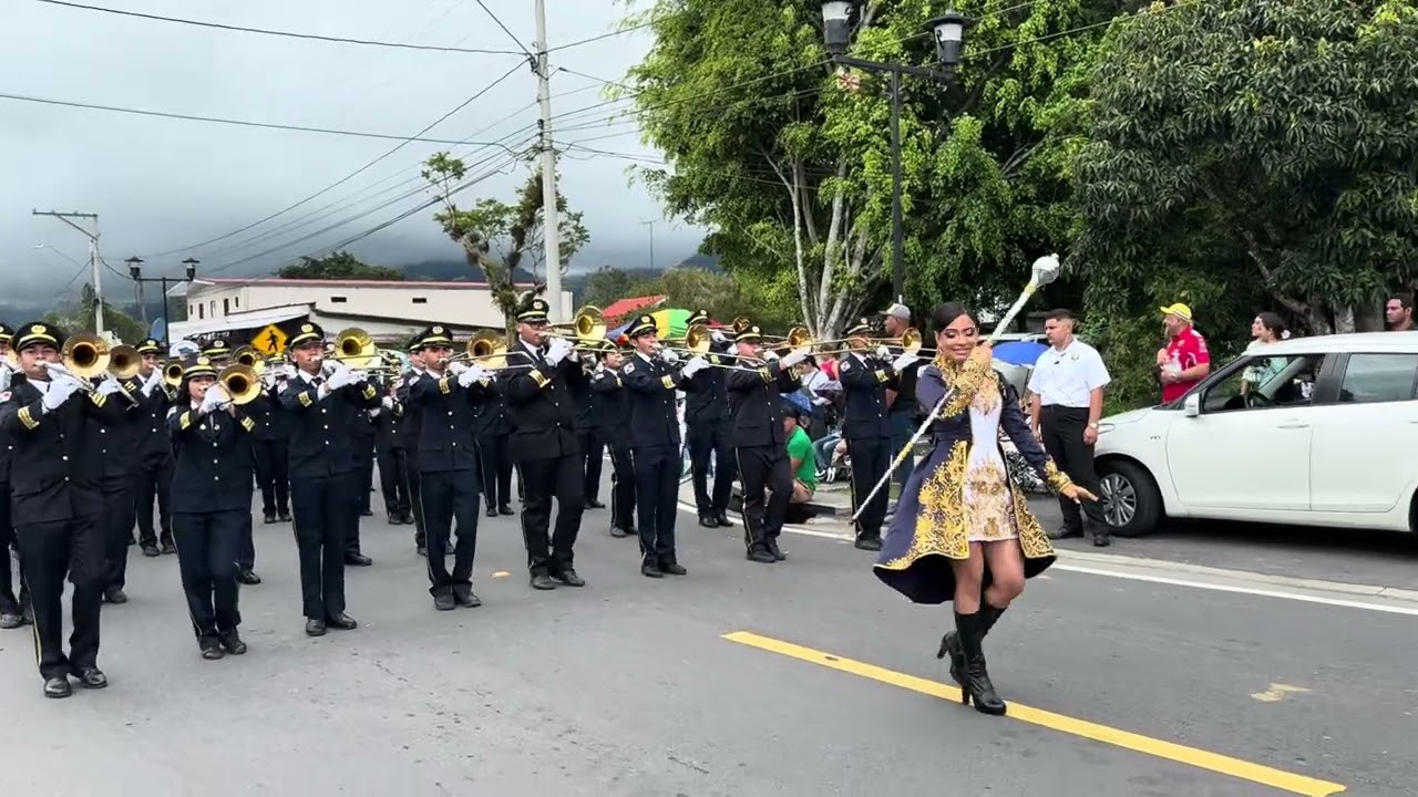 Banda de música Colegio Manuel María Tejada Roca - Parada de las flores 2025