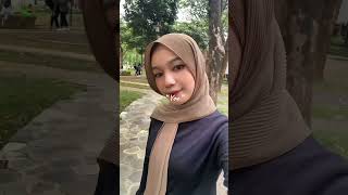 Fadhilah Cewek Jilbab Rajut Manset Banyak Style Cantik Gemes Kacamata Bulat Body Goals Favorit