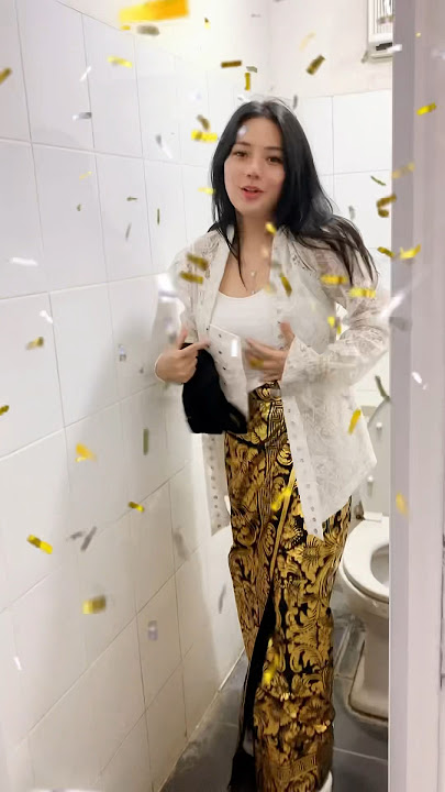 Ganti baju atau ganti?