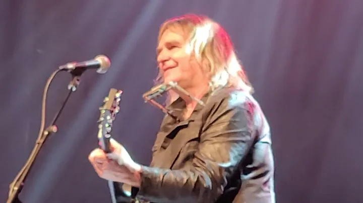 Mike Peters of The Alarm - "Sixty Eight Guns" (Gra...