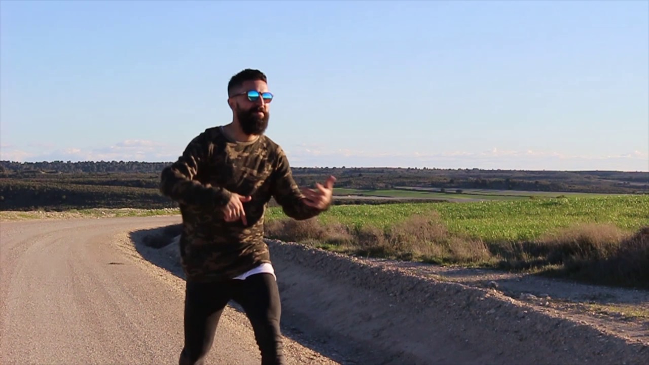 VALDIVIA - ABRIL (Official Video)