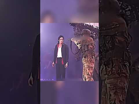 Micheal Jackson Trying Not To Laugh 