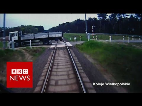 3 seconds to warn passengers of an impending crash at 110km/h - BBC News