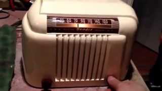 SMART LOOKING 1947 Ivory Bendix Aviation Model 110W Bakelite AM Tube AM Radio WORKS!