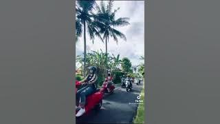 story wa cewek cantik naik Vespa || Vespa cantik Bali instagram