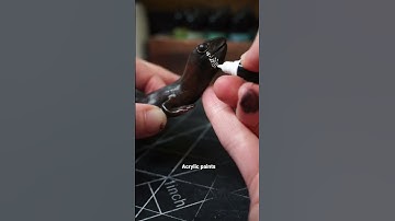 Sculpting a frosted flatwoods salamander 🔥🦎 #sculpture #shorts #polymerclay