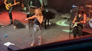 Delta Goodrem - Solid Gold (Hearts On The Run Tour - Birmingham)