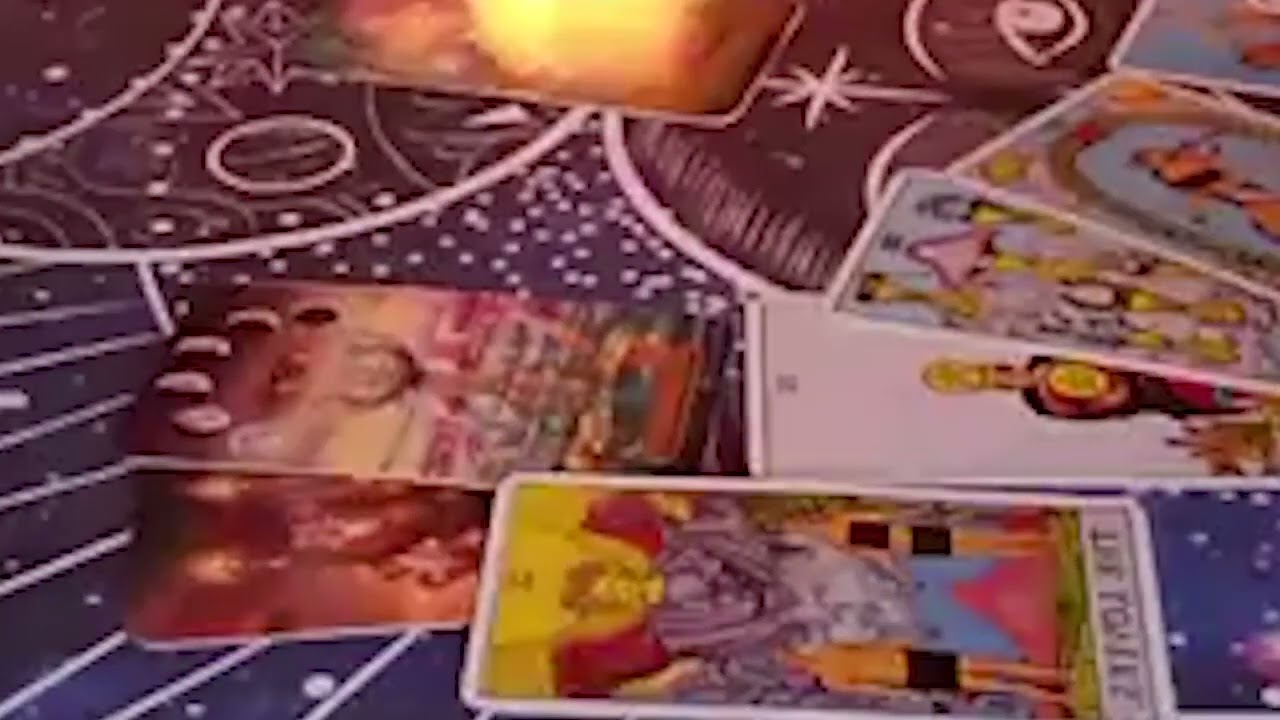 Водолей, этот человек защищает тебя, призывая всех держаться от тебя подальше. Сильное сожаление.