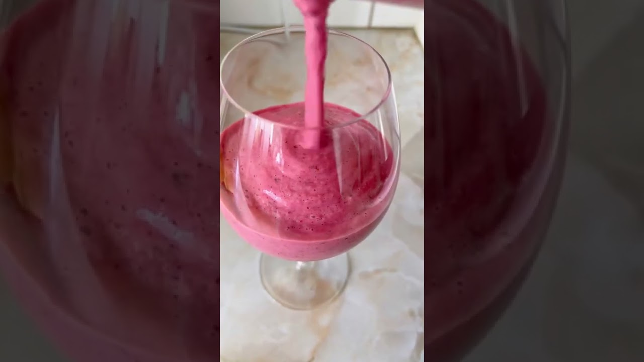 mixed berries smoothie 