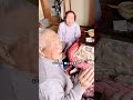 寝静まった時間におばあちゃんが動き出し、暗闇で椅子に足を強くぶつけてしまいました。 #認知症 #介護 #在宅介護 #怪我