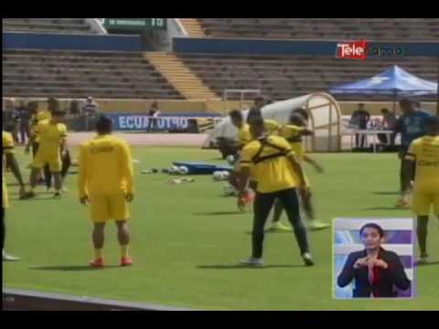 Selección ecuatoriana de fútbol lista para enfrentar a Chile