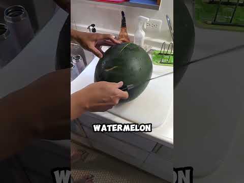 スイカの中身は予想外のものです Ismante Offcial On IG 