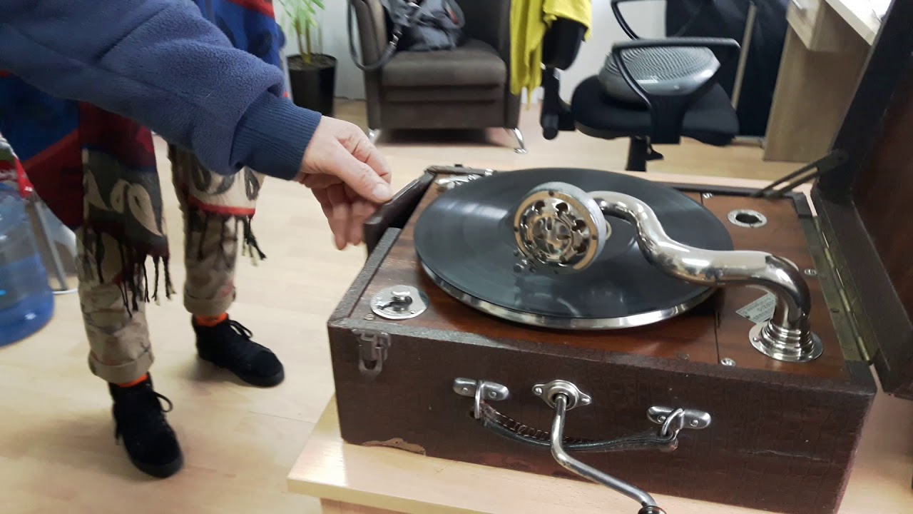 Tak się słuchało muzyki - patefon z okresu międzywojennego