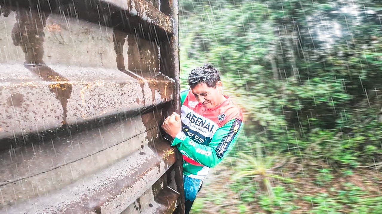 PEGUEI UMA TEMPESTADE NA VIAGEM