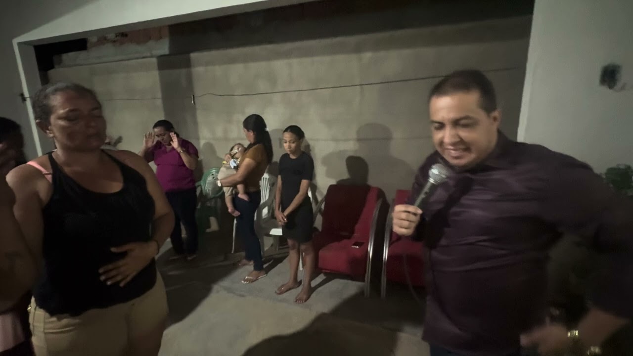 TRÊS MULHERES CAI NA HORA DA ORAÇÃO FORTE / ATENÇÃO IMAGENS FORTE DE LIBERTAÇÃOES / ORAÇÃO FORTE 